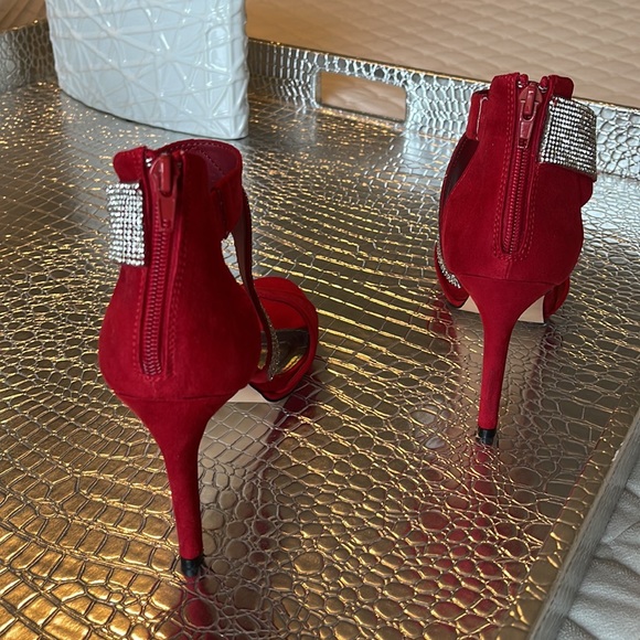 Red Heels - Picture 3 of 6